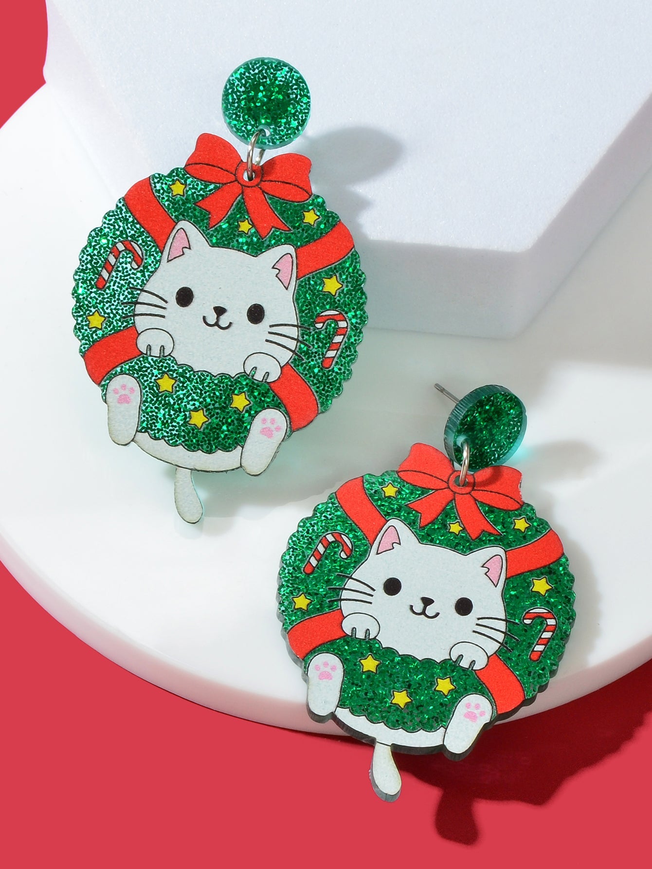 Christmas Green Acrylic Garland Lovely Cat Dangle Earrings Girl